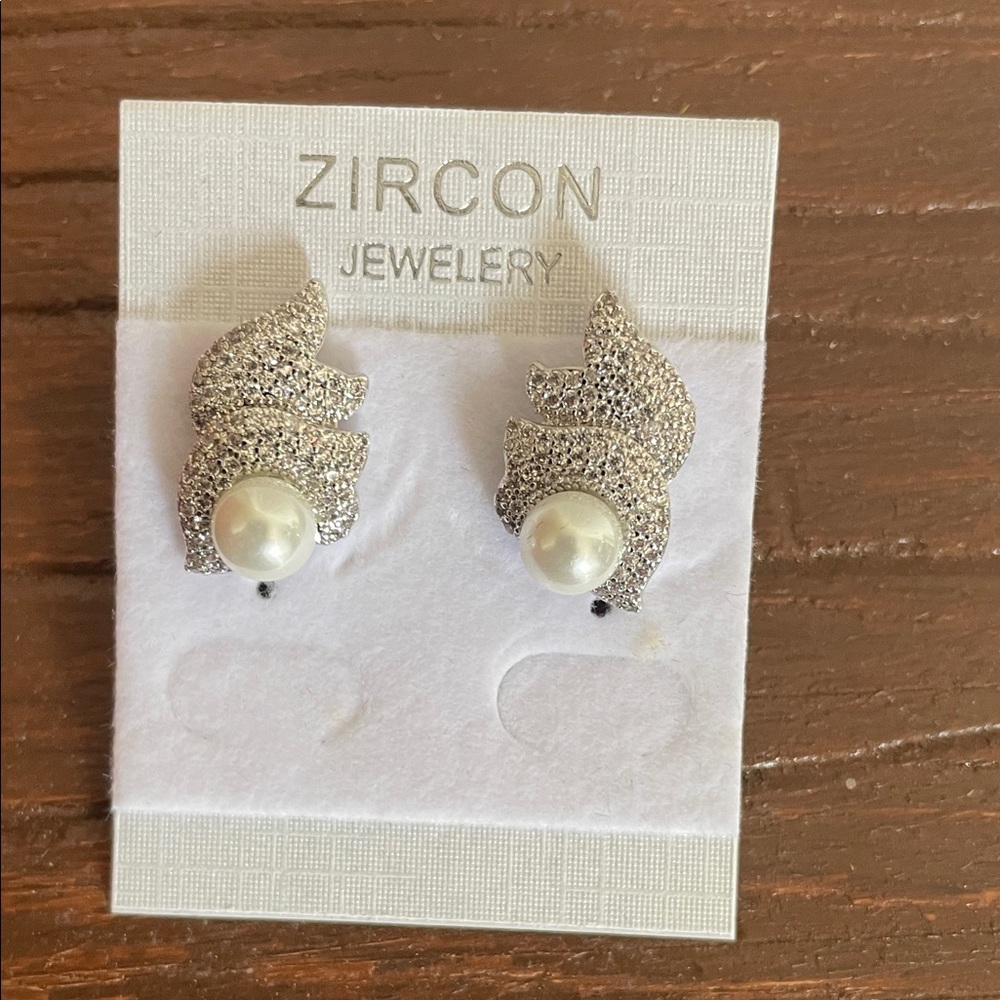 Zircon Silver-Tone Pearl Flame Earrings NWT